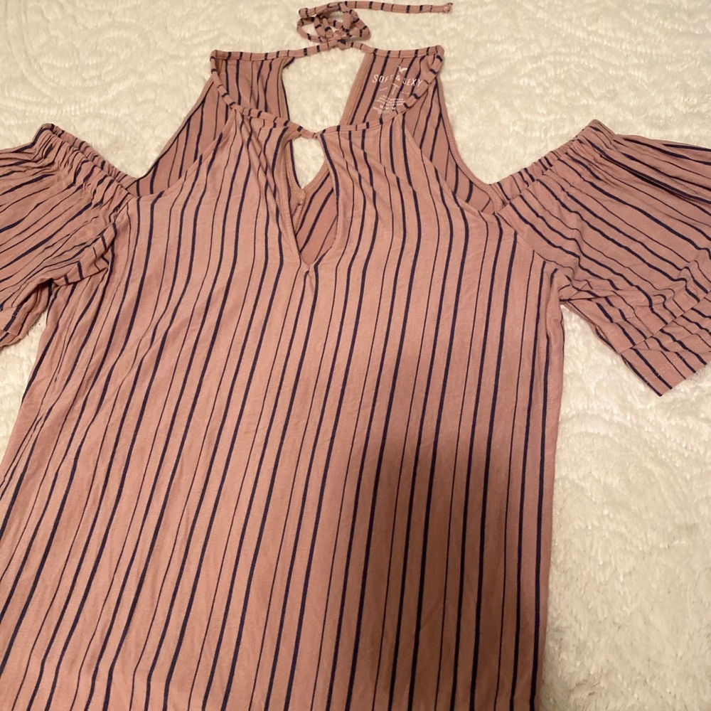 Tops - Picture 5 of 8